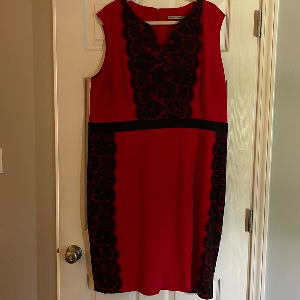 Danny & Nicole 2x womens dress, lace detail